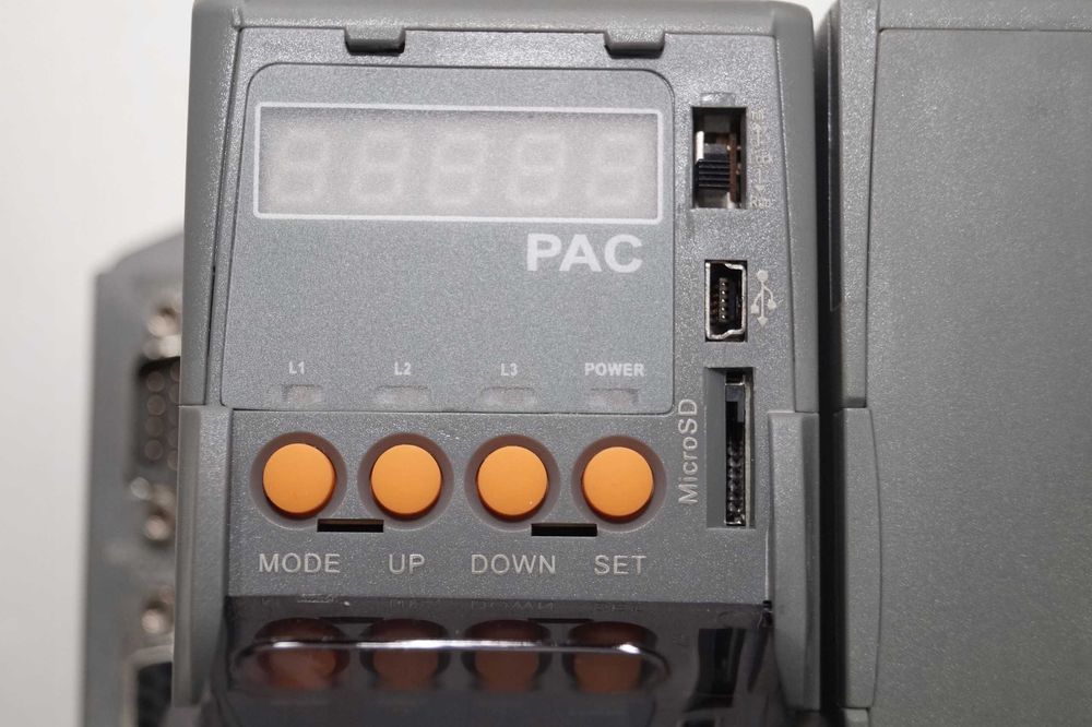 8-gniazdowy PAC Ethernet ICP CON MiniOS7 iP-8841