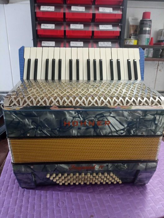 Hohner Imperial IV