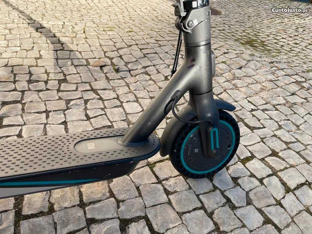 Trotinete Scooter Pro 2 | Mercedes-AMG Petronas F1 Team Edition