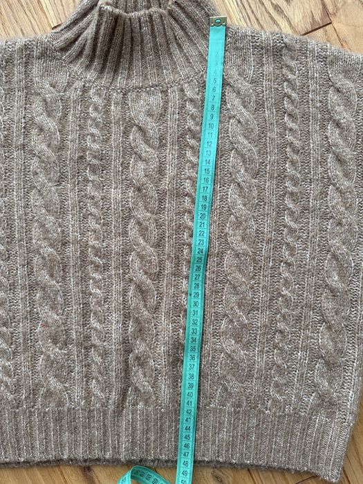 Вʼязаний, теплий сведрик від Манго