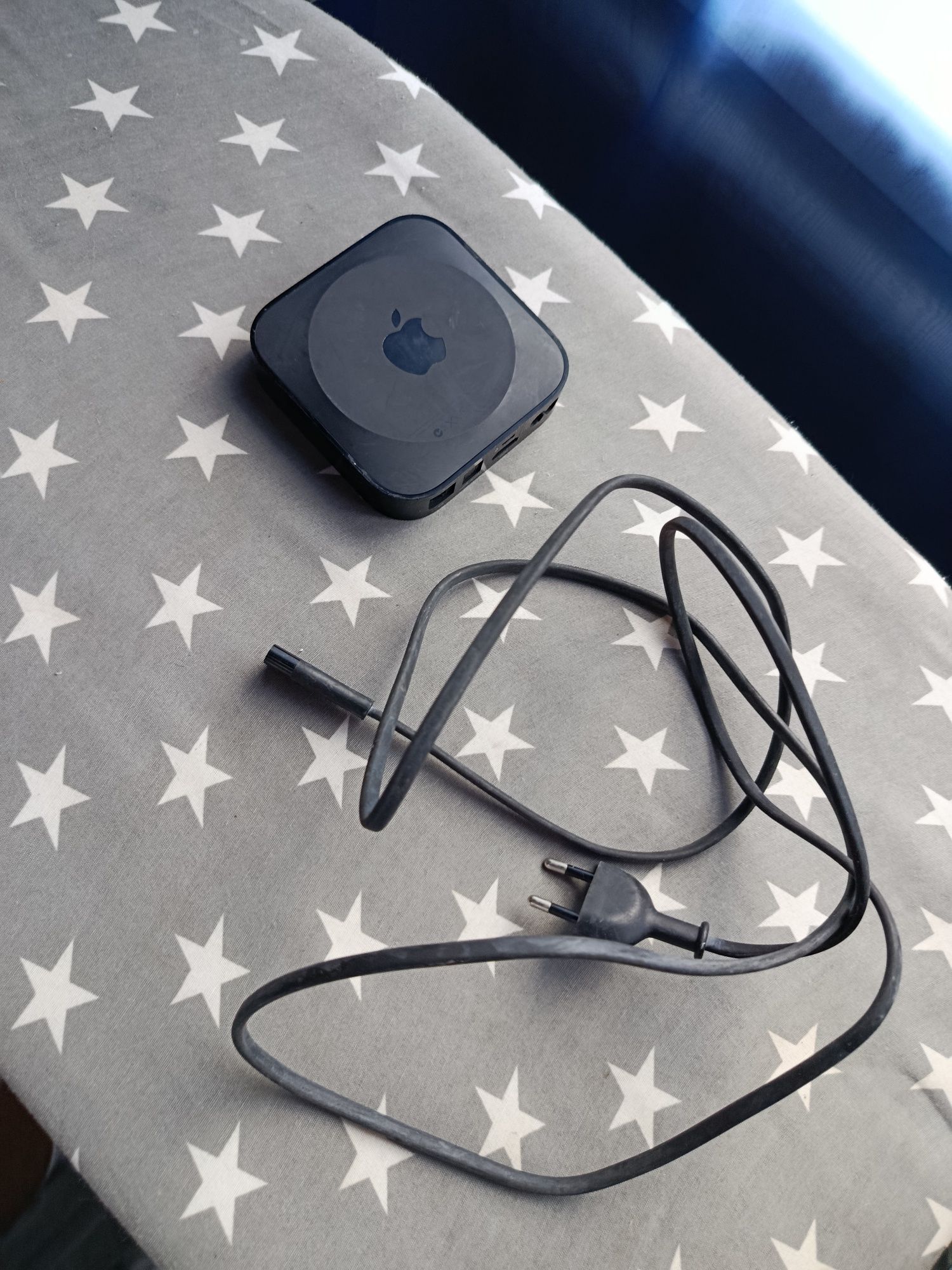 Мультимедійна приставка Apple TV (A1469)