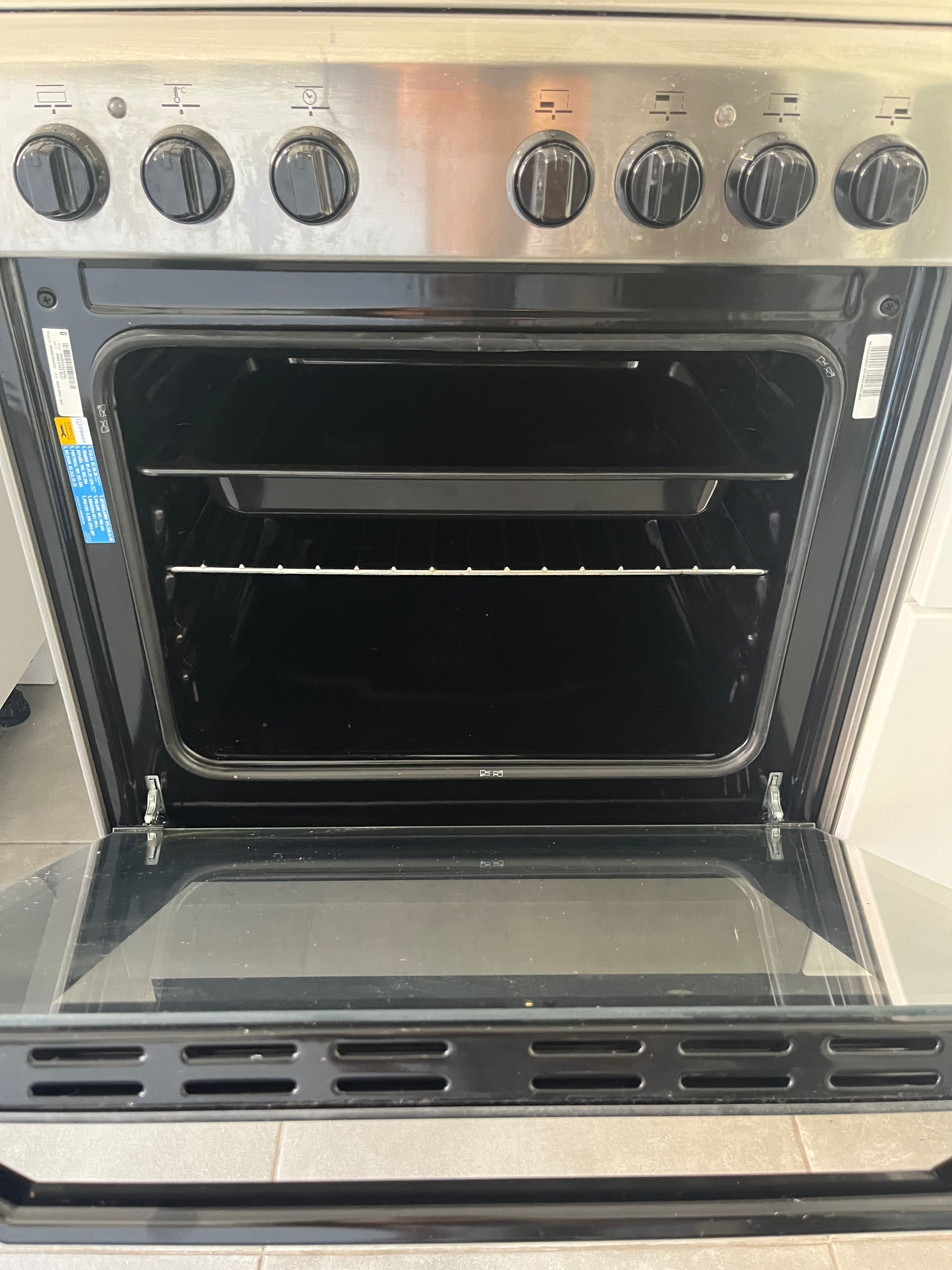 Fogão elétrico Indesit