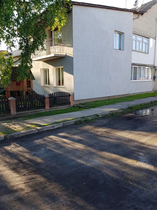 Квартира будинок в Лукові