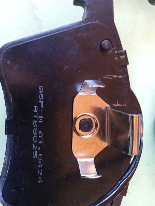 Колодки передні аудіо на А 5 з дачиками 800 гнр