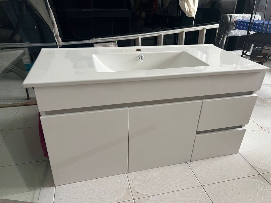 Móvel com Lavatório novo da Okgrey