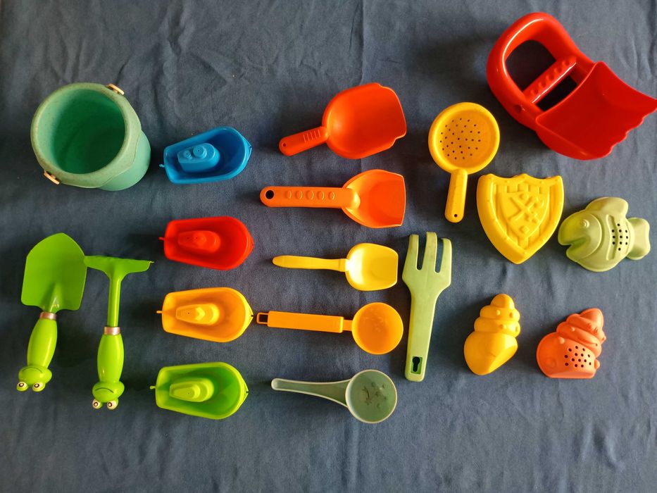 Używany zestaw zabawek do piaskownicy z torbą