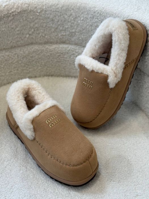 Тапки лофери miu miu замш 37,39р беж і коричневий колір