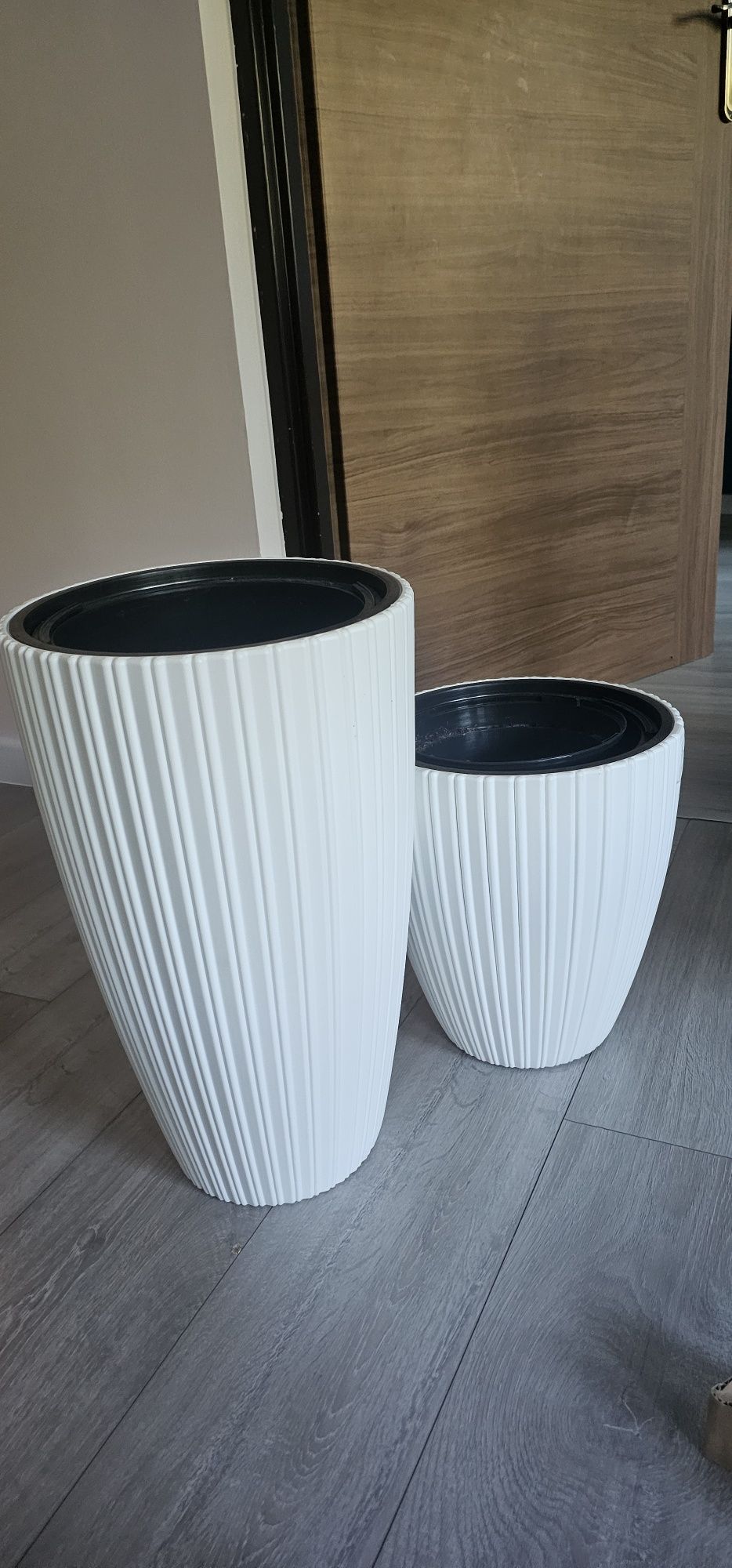 2 donice plastikowe