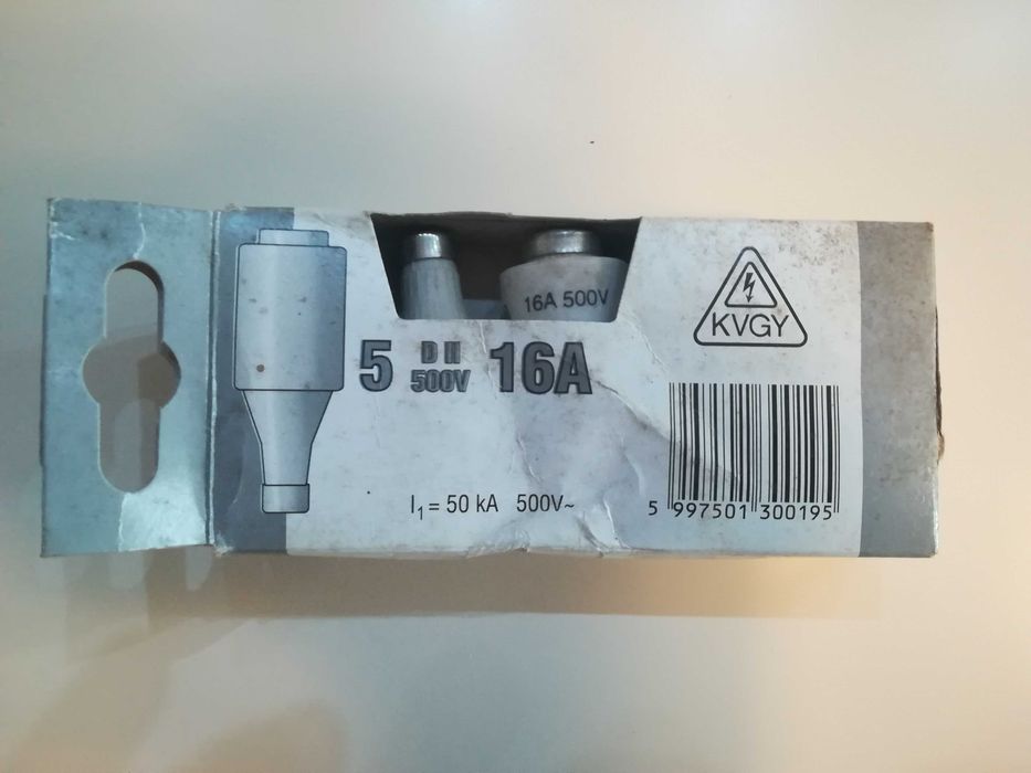 Zestaw porcelanowych bezpieczników