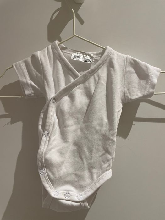 Zestaw sweter i body dla niemowlaka (+ Czapki, skarpetki i rękawiczki)