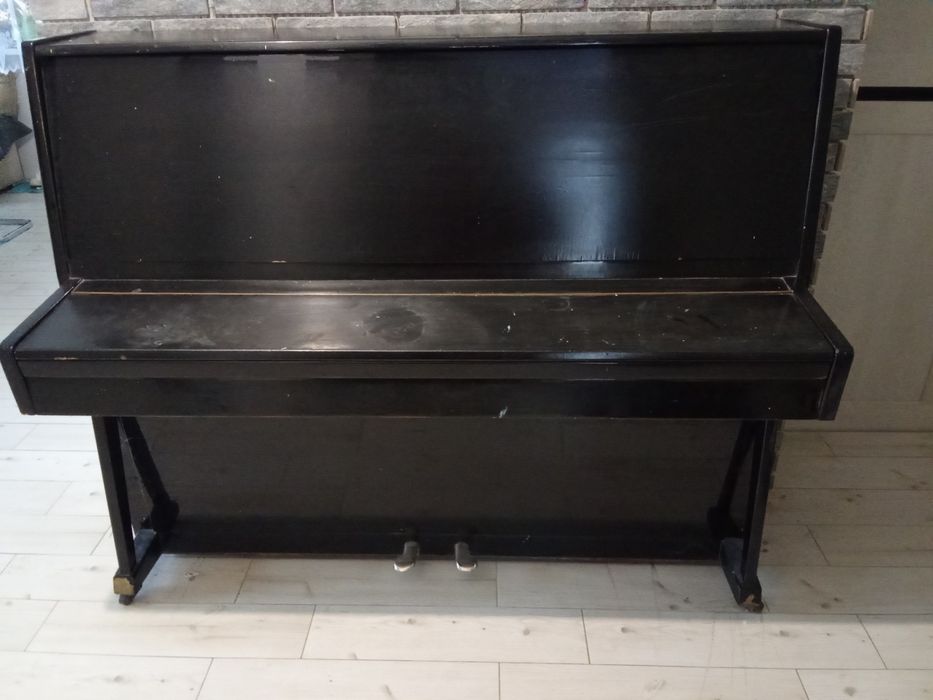 Продаю піаніно. Розстроєне. Не використовувалось 2місяці.