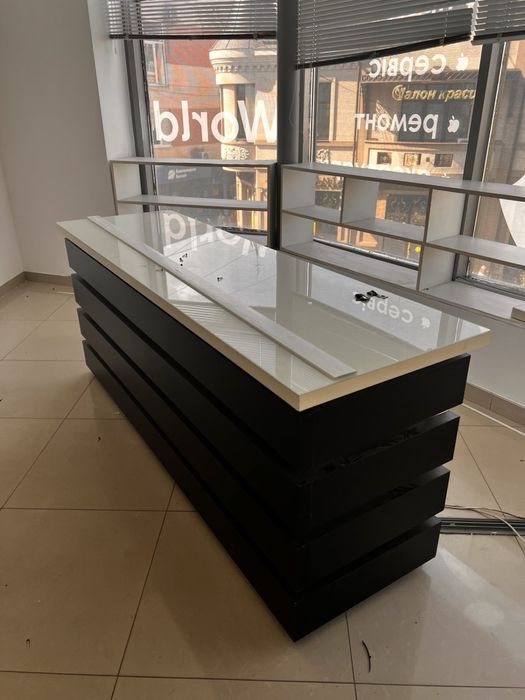 Продається офісний стіл ! Стан ідеальний