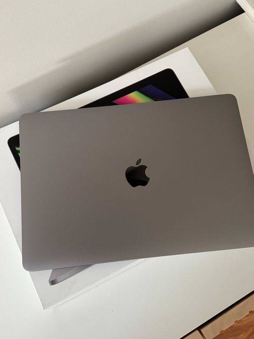 MacBook Pro (13-calowy, 2020 r.) 16GB RAM, 512 GB SSD