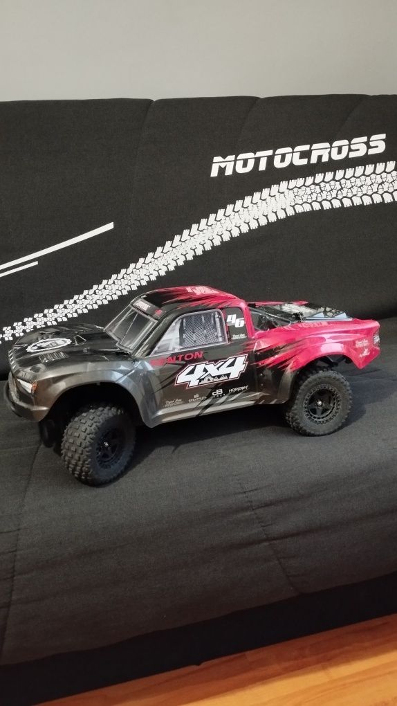 Model RC Arrma Senton 4 × 4