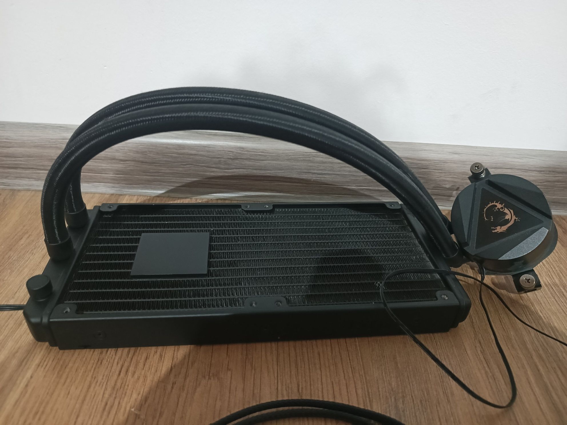 Chłodzenie procesora aio msi mag coreliqiud 240r