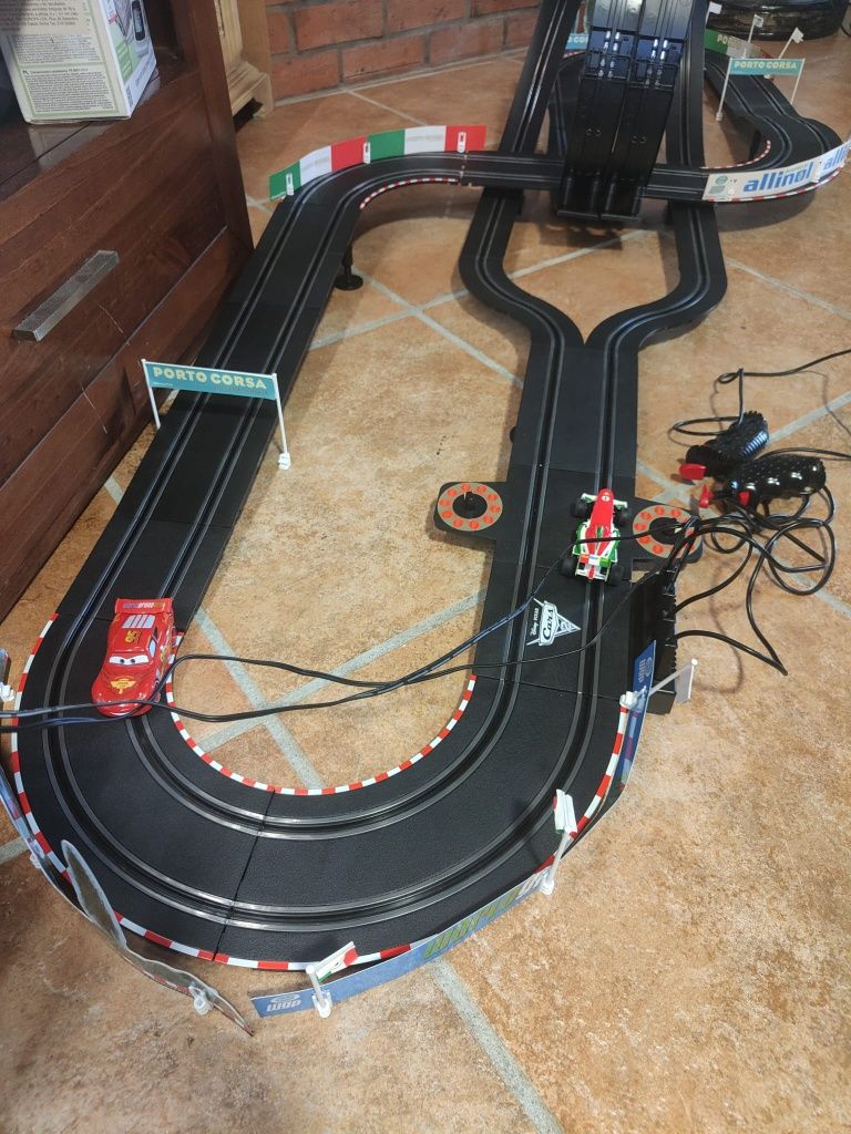 Carros 2 - Carrera Go!!! Pista Porto Corsa