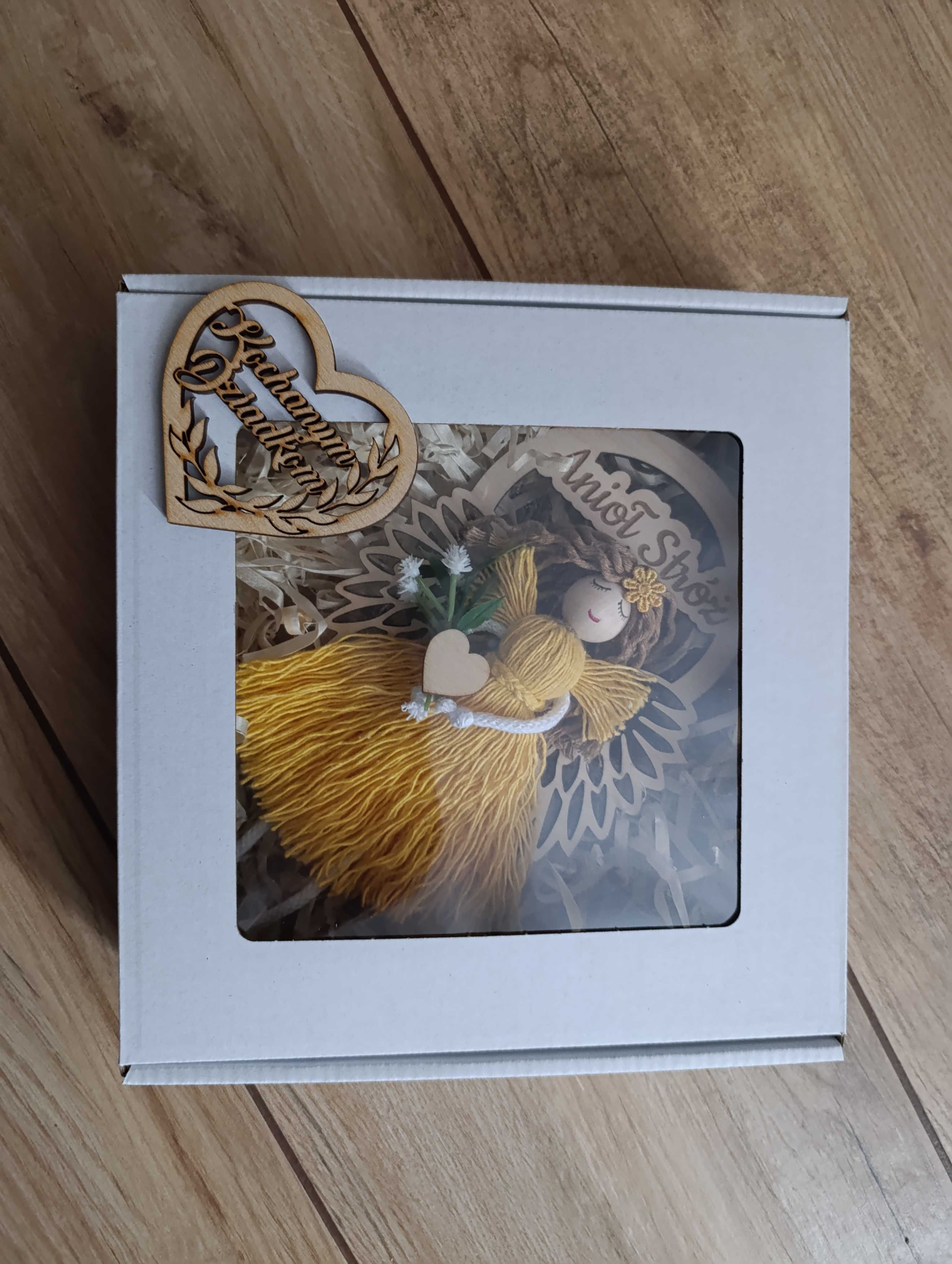 Anioł stróż prezent dzień mamy babci dziadka kwiaty handmade