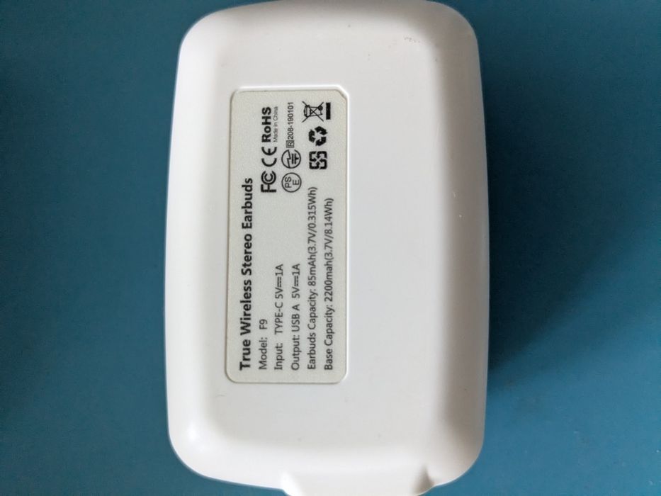 Бездротові bluetooth-навушники F9 з зарядним кейсом - павербанком