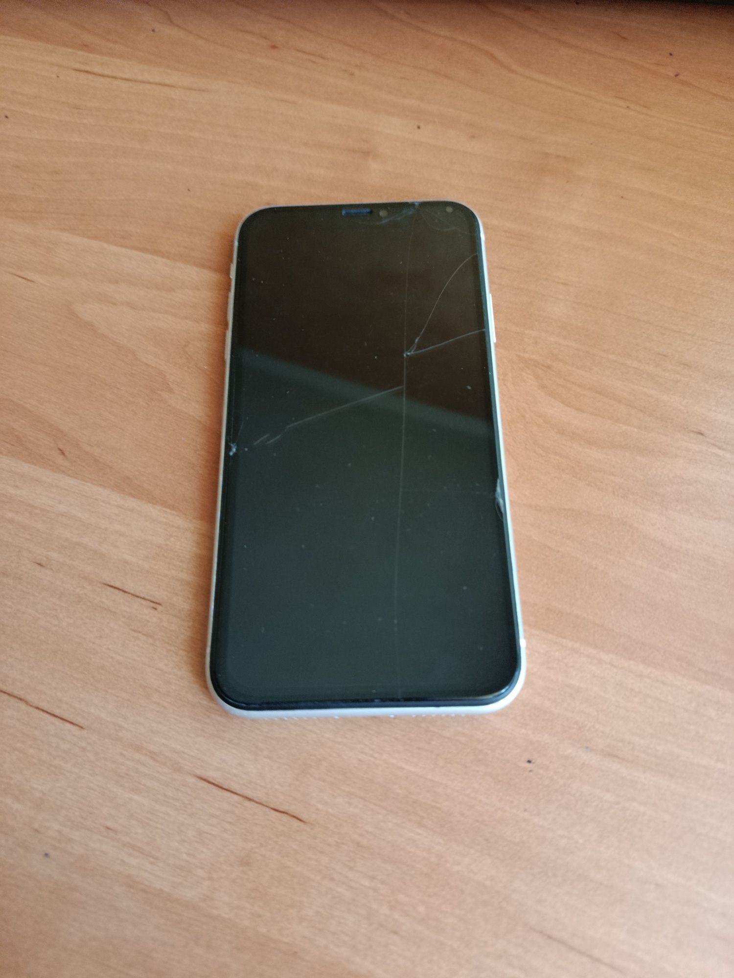 iPhone XR в неробочому стані