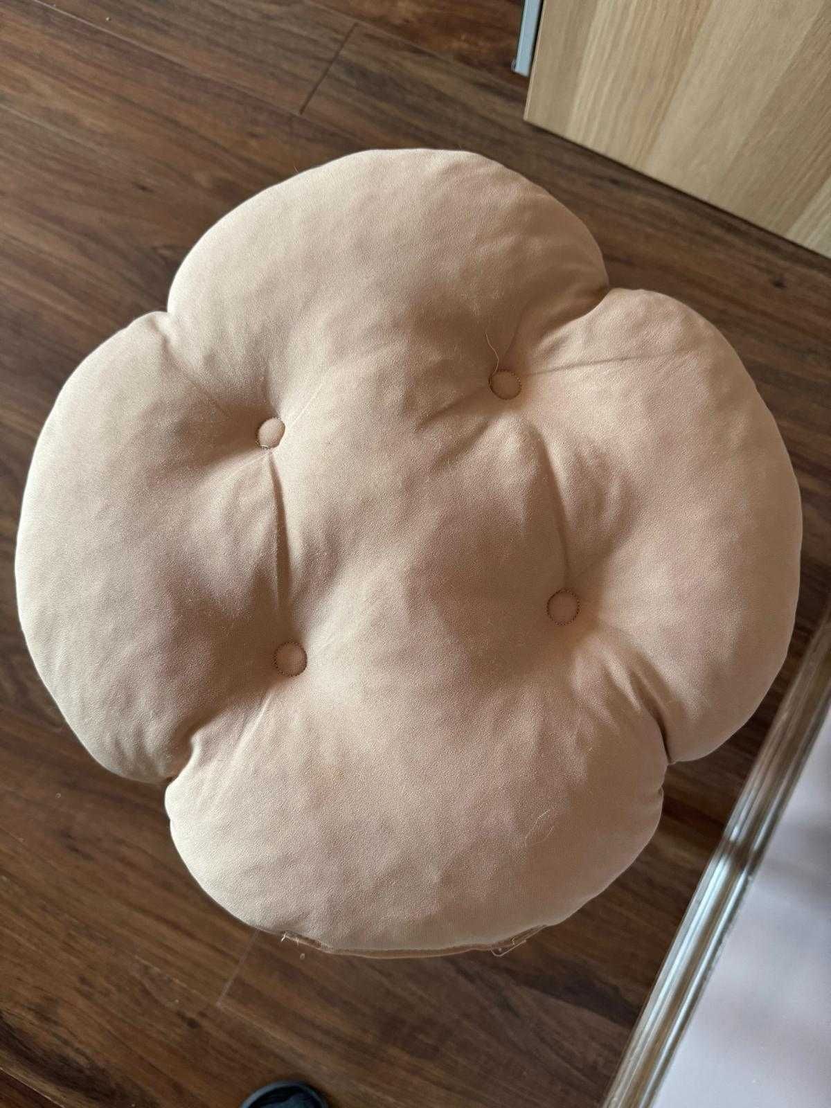 Taboret JUNGHOLM naturalny marki JYSK + poduszka