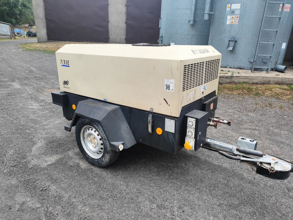 Sprzedam sprężarke śróbowom DOOSAN 7/31E