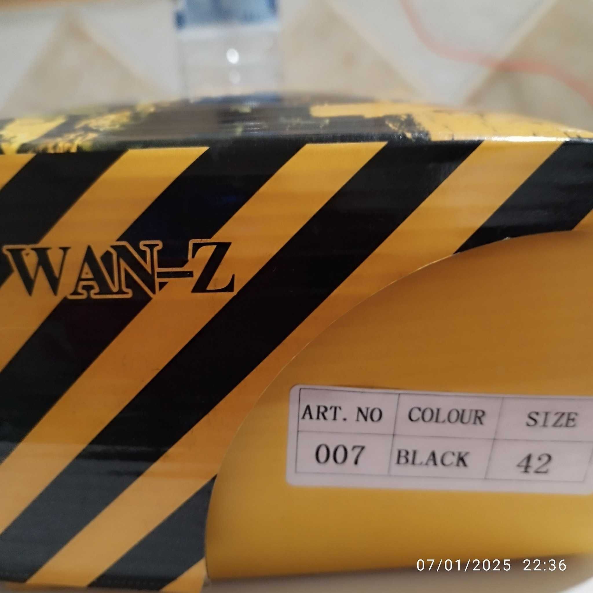 Botas Safety biqueira de Aço, Marca = WAN-Z  Novas a estrear Nº 42
