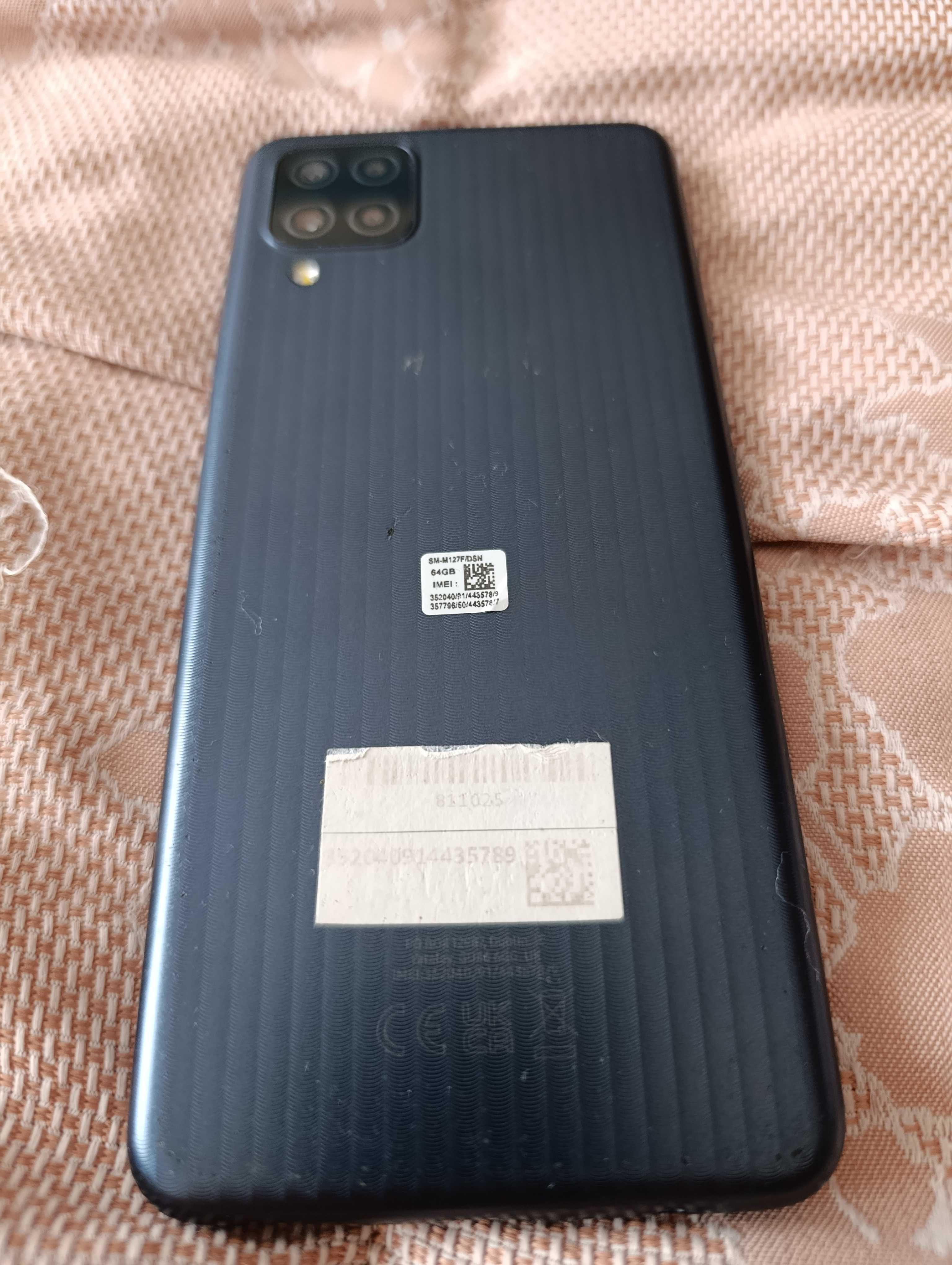 Telemóvel Samsung A12 em ótimo estado de conservação.