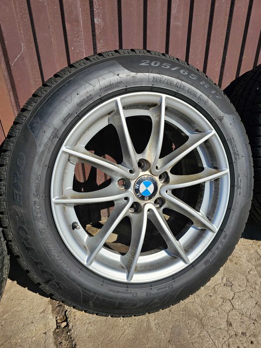 Felgi Aluminiowe Z Oponami Zimowymi Pirelli BMW 17 Cali Et32