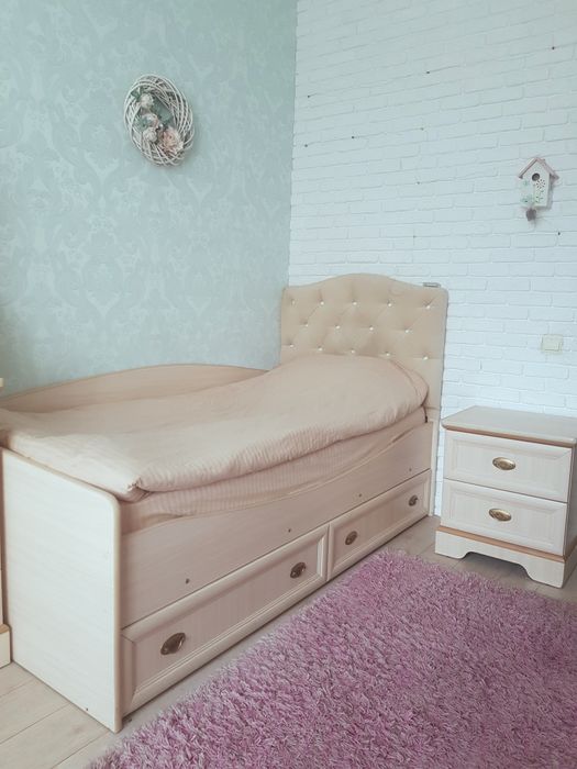 меблі в дитячу для дівчинки, дівчини.