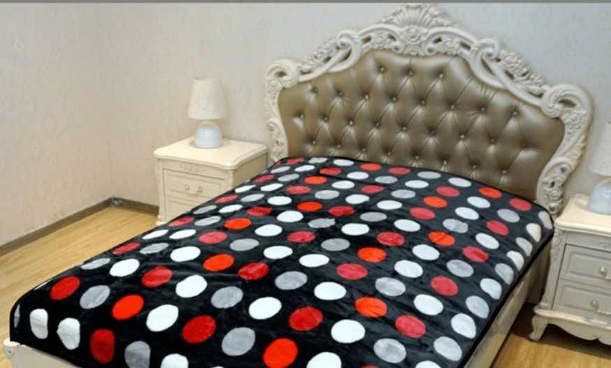 Gruby koc akrylowy w walizce 210x160