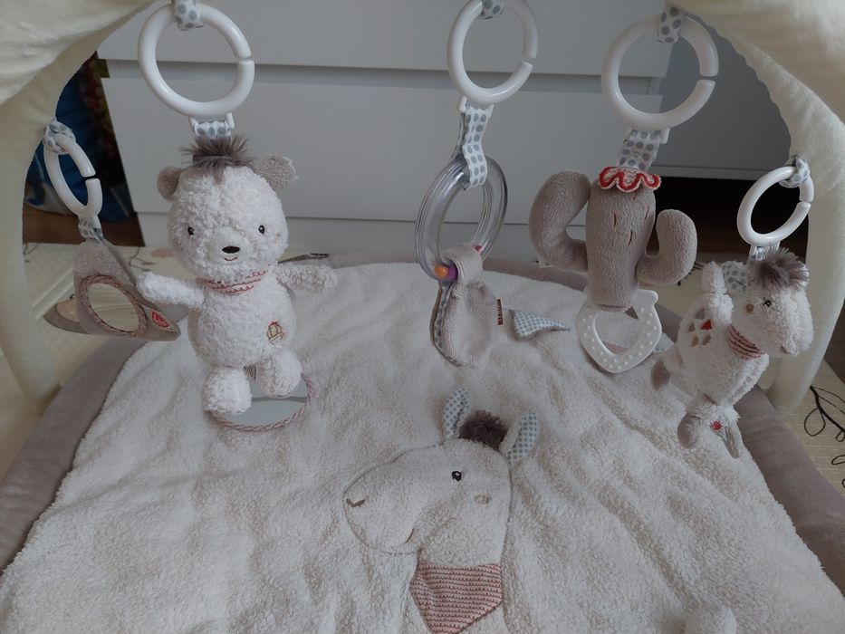 Sprzedam matę niemowlęcą Fehn Peru beżowa w stanie bardzo dobrym