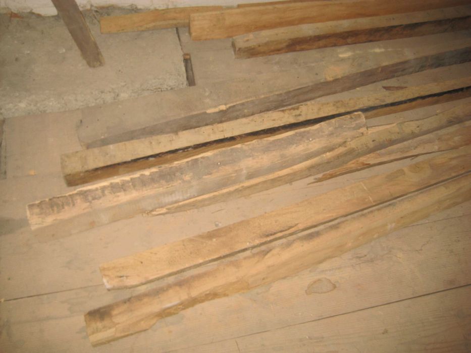 Дошки висушені плінтус цвяхи