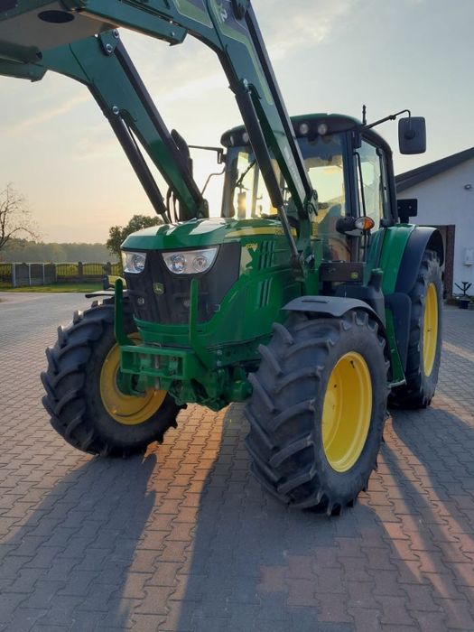 Ciągnik JOHN DEERE 6120M