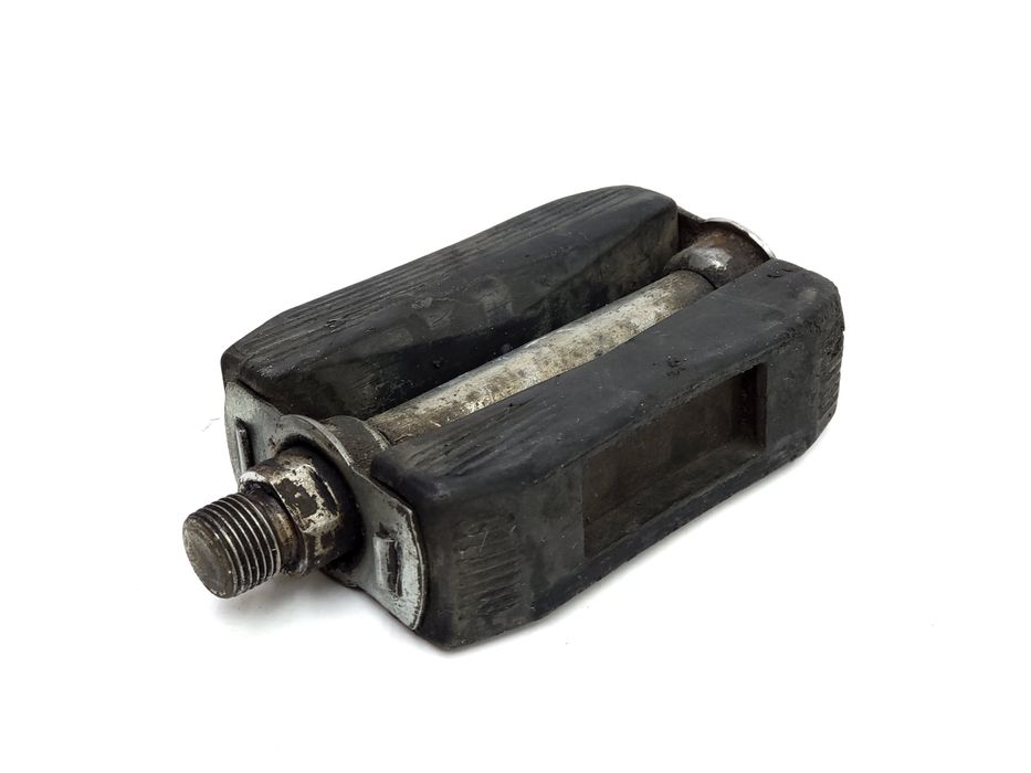 Prawy pedał Romet Wigry Jubilat Zenit Alka Gil Duet Flaming Pelikan