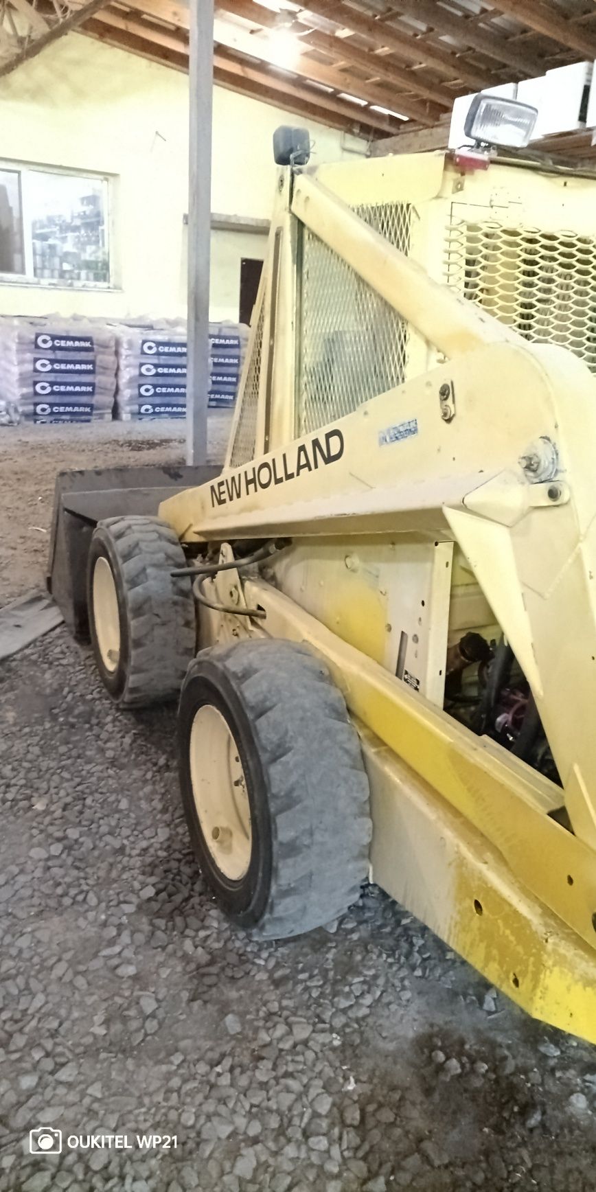 Міні вантажник погрузчик bobcat New Holland L 779