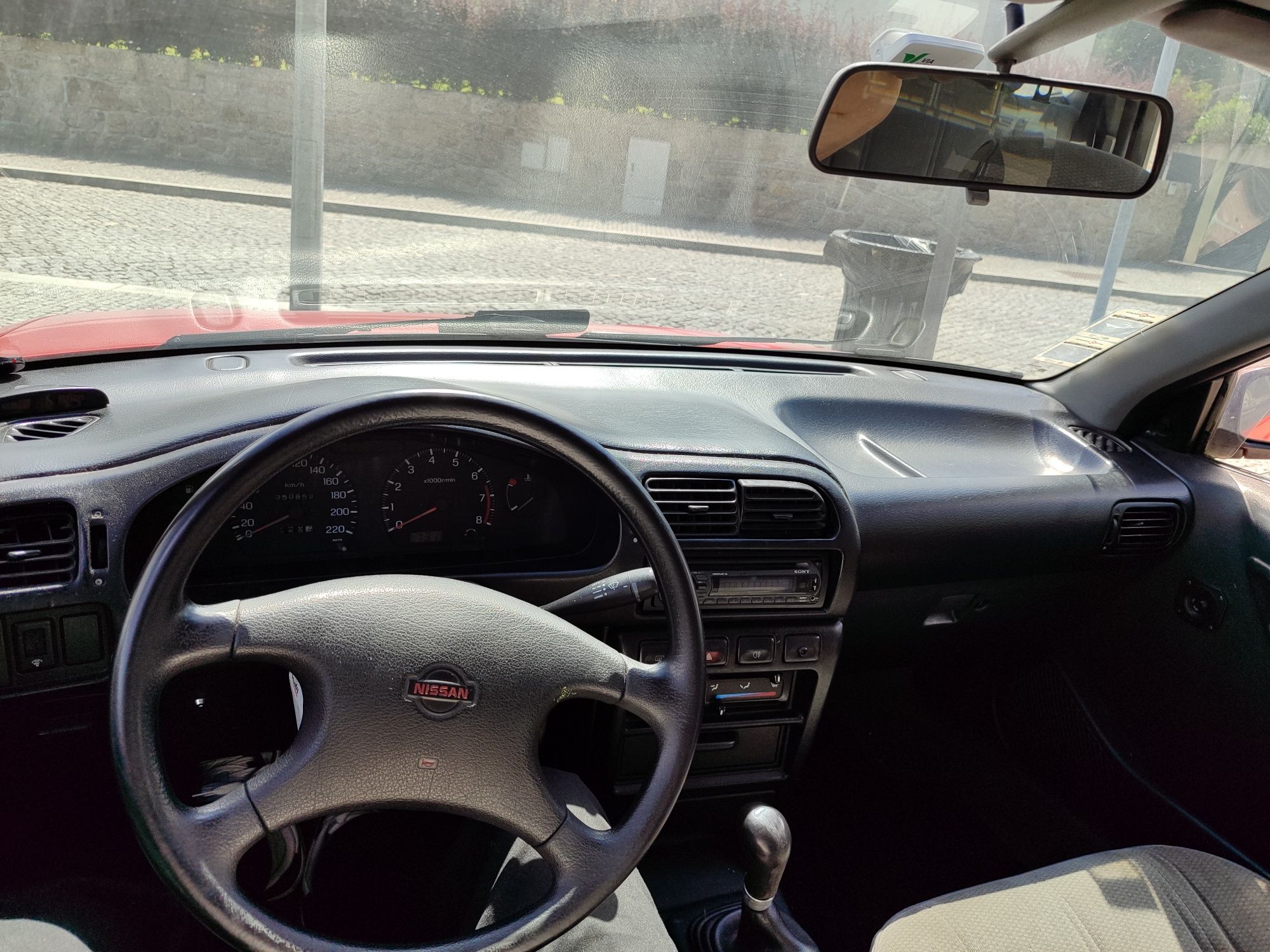Nissan sunny 1.4 — 1993