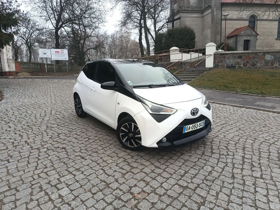 Toyota Aygo Automat Niski przebieg Tablet Kamera Climatronik PółSkóry Alusy 15'
