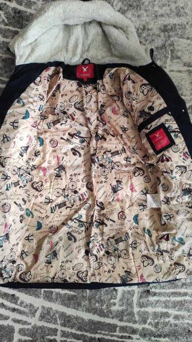 зимова куртка для худенької дівчинки від 12 до 14 років.