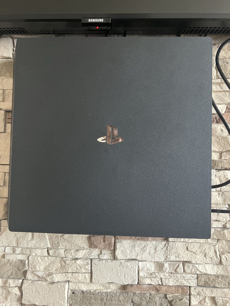 PS4 pro продаю 1 ТБ