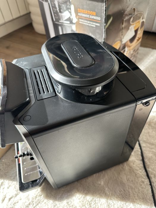 Ekspres KRUPS Sensation EA910810 w pełni automatyczny 1,7 L