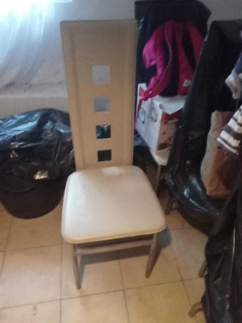 Krzesła do salonu/jadalni