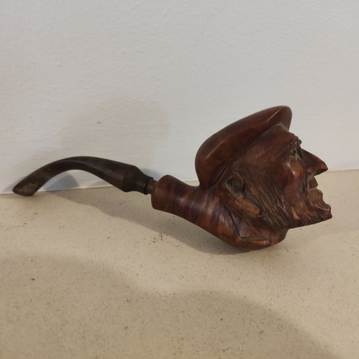 Cachimbo antigo, cabeça esculpida em madeira - coleção