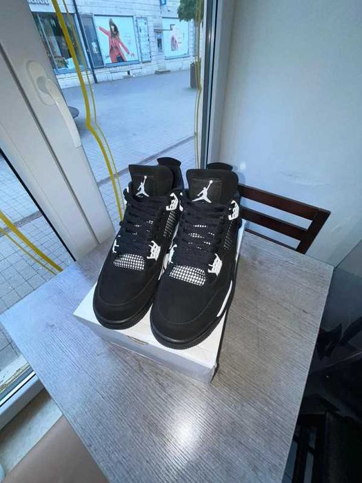 Buty Trampk Jordan 4 Retro White Thunder R.42