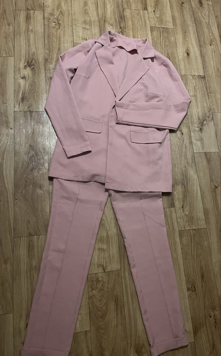 Жіночий брючний костюм двійка