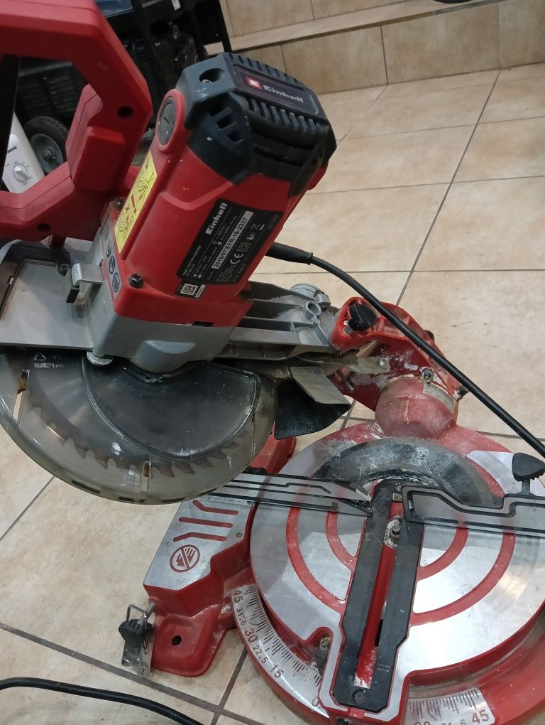 Pila ukośna ukośnica Einhell tc-msb216