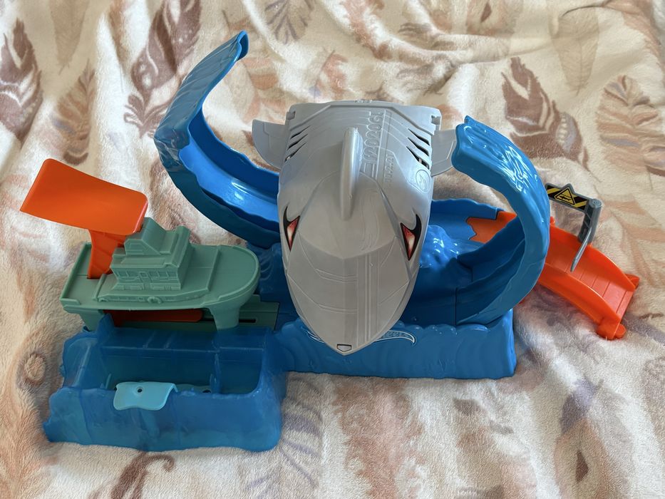 Hot Wheels Shark Attack Track Ігровий набір Акула