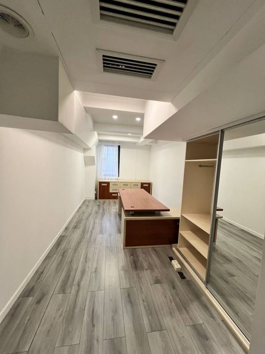 Сдам офис на 9 кабиентов с ремонтом , Центр