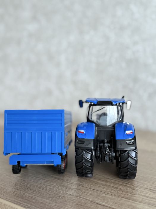Іграшковий трактор з причепом та сіном Brugaro Farm