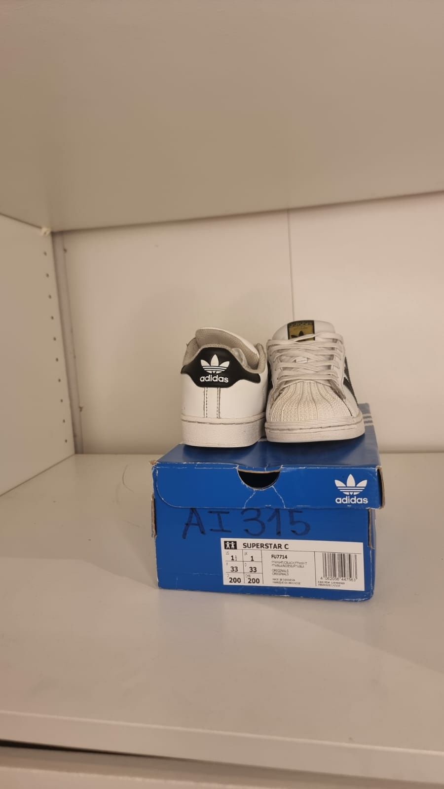 Adidas super star clássico