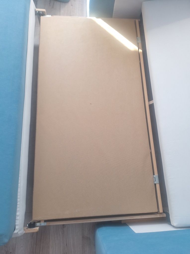 Super sofa rozkładana z funkcją spania i pojemnikiem na pościel!